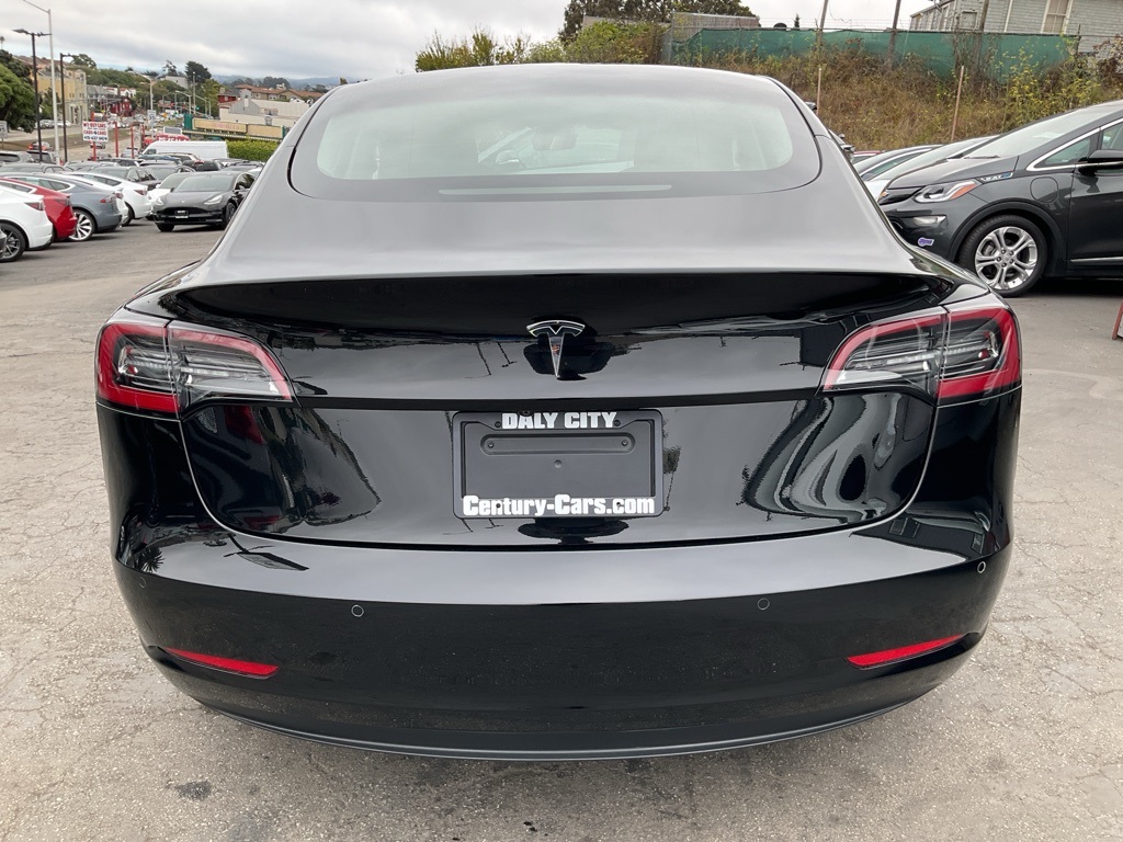 2021 Tesla Model 3 Standard Range Plus photo 2