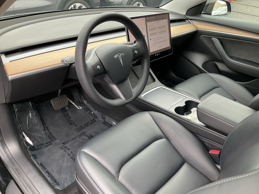 2021 Tesla Model 3 Standard Range Plus photo 4