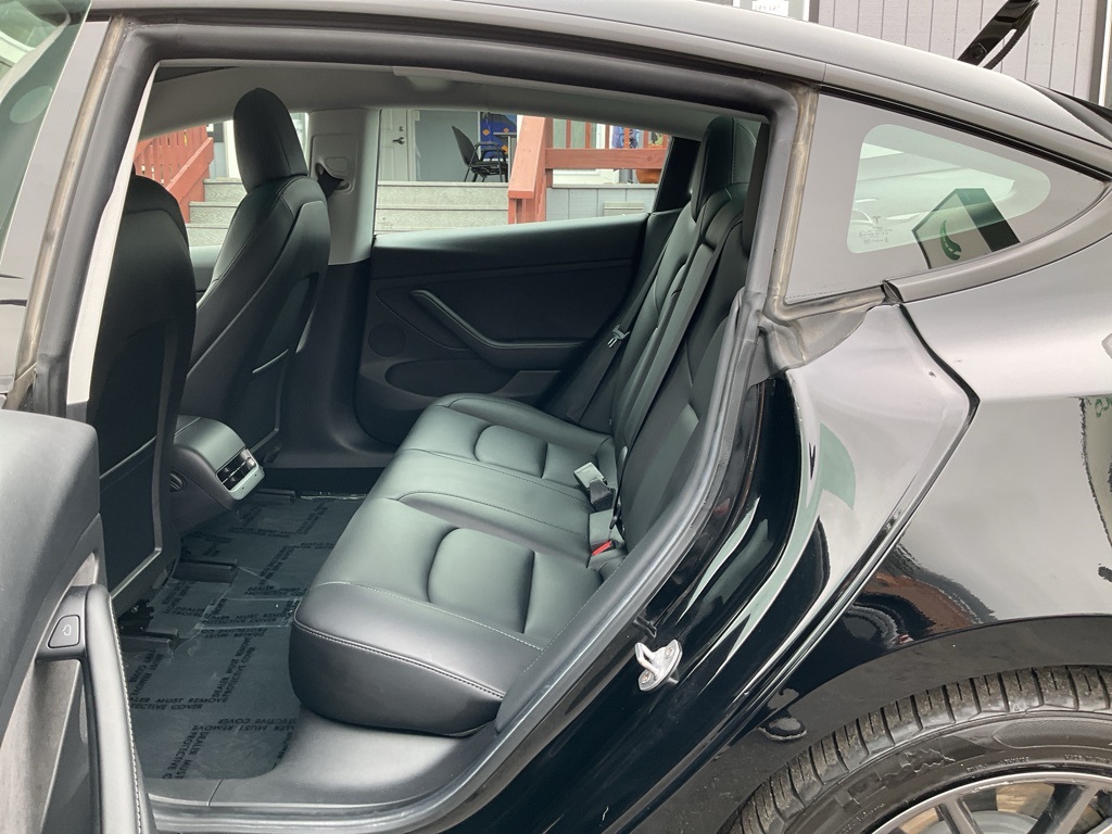 2021 Tesla Model 3 Standard Range Plus photo 5