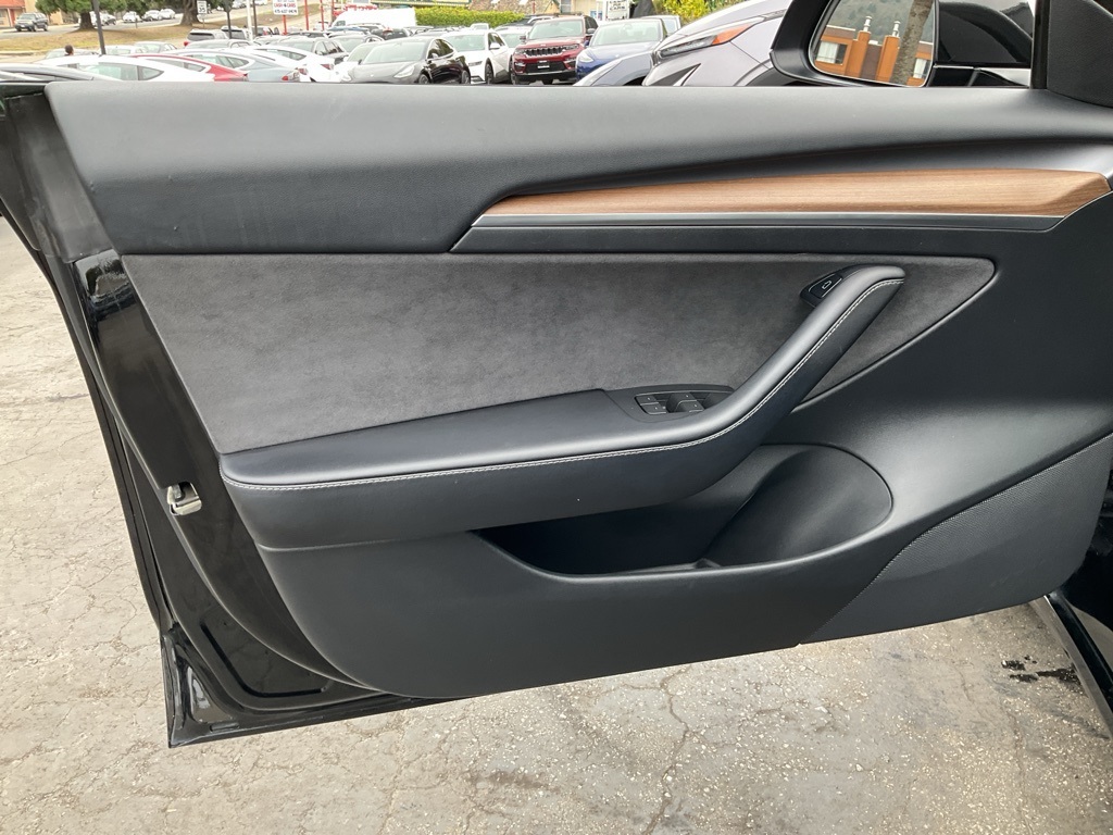 2021 Tesla Model 3 Standard Range Plus photo 15