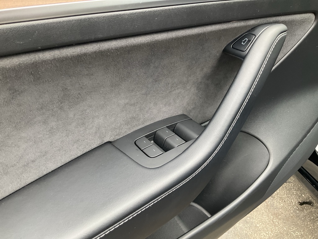 2021 Tesla Model 3 Standard Range Plus photo 16