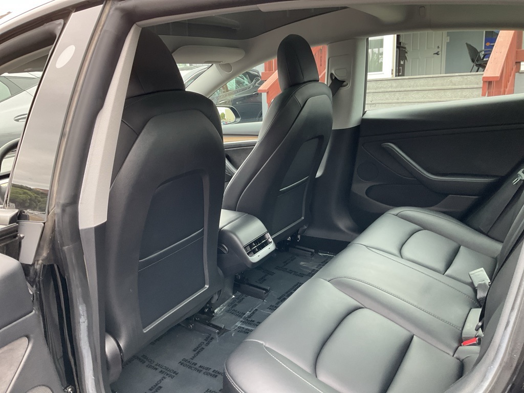 2021 Tesla Model 3 Standard Range Plus photo 17