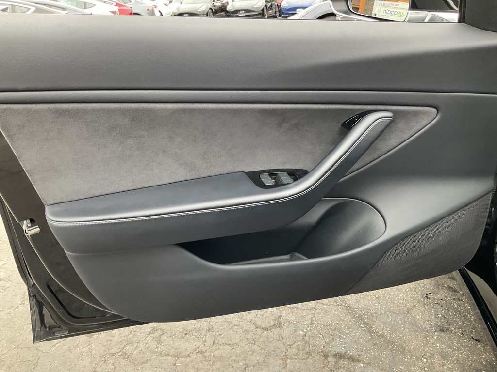 2018 Tesla Model 3 Long Range photo 18
