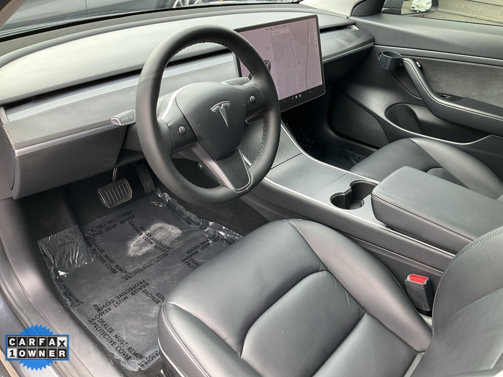2020 Tesla Model 3 Standard Range Plus photo 4