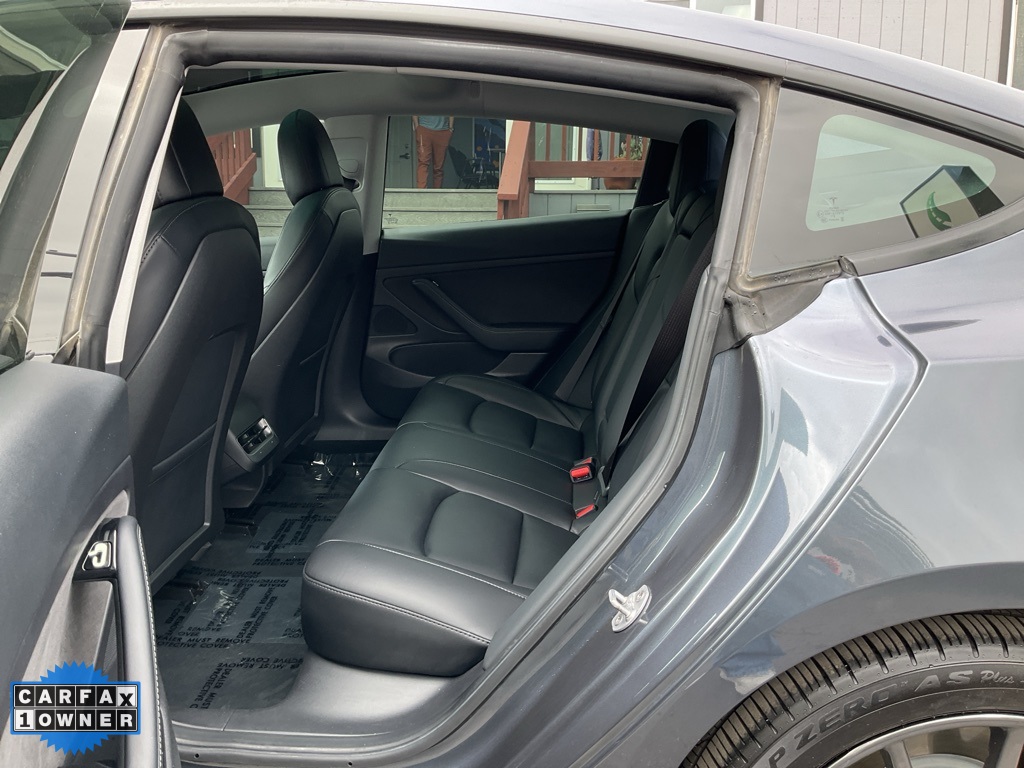2020 Tesla Model 3 Standard Range Plus photo 5