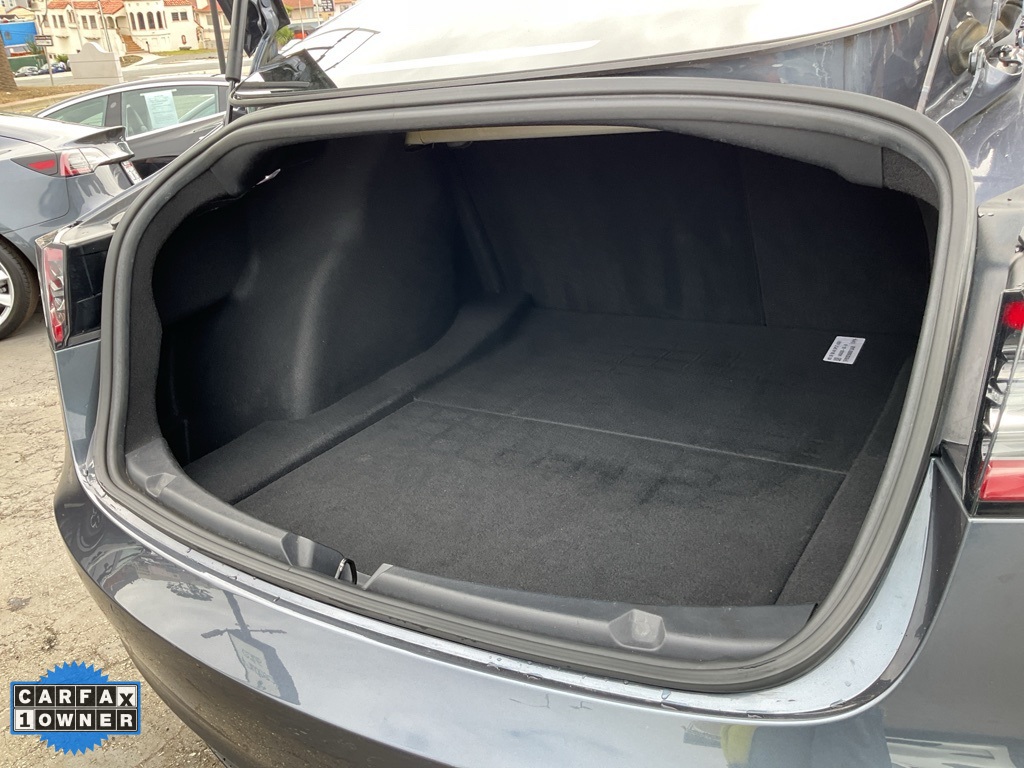 2020 Tesla Model 3 Standard Range Plus photo 6