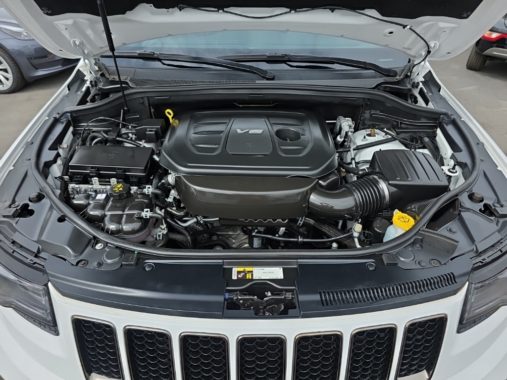 2016 Jeep Grand Cherokee High Altitude photo 9