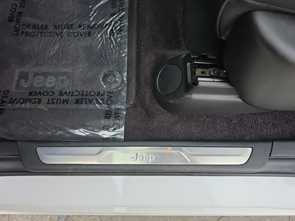 2016 Jeep Grand Cherokee High Altitude photo 13