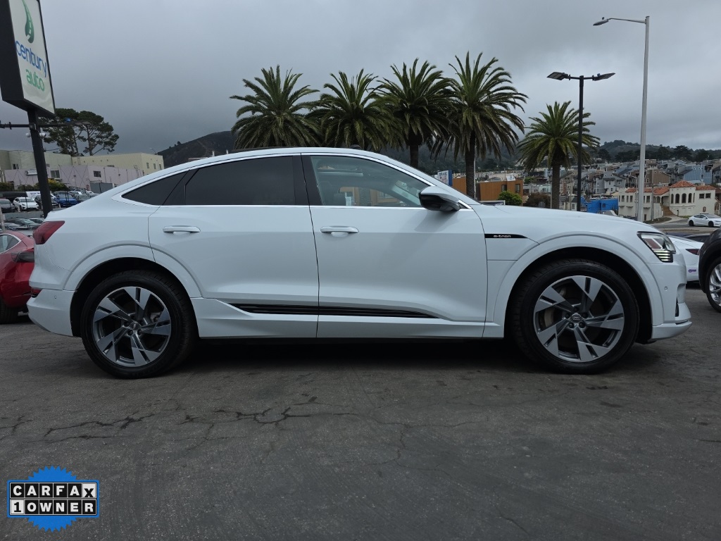 2020 Audi e-tron Sportback Premium Plus photo 2