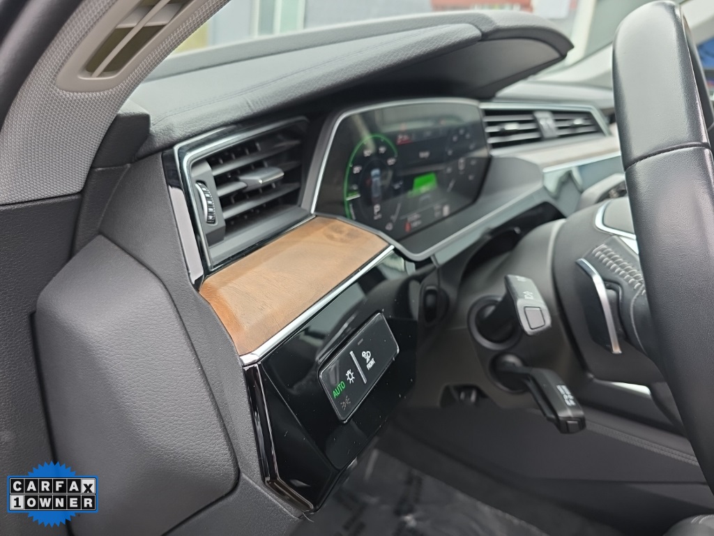 2020 Audi e-tron Sportback Premium Plus photo 17
