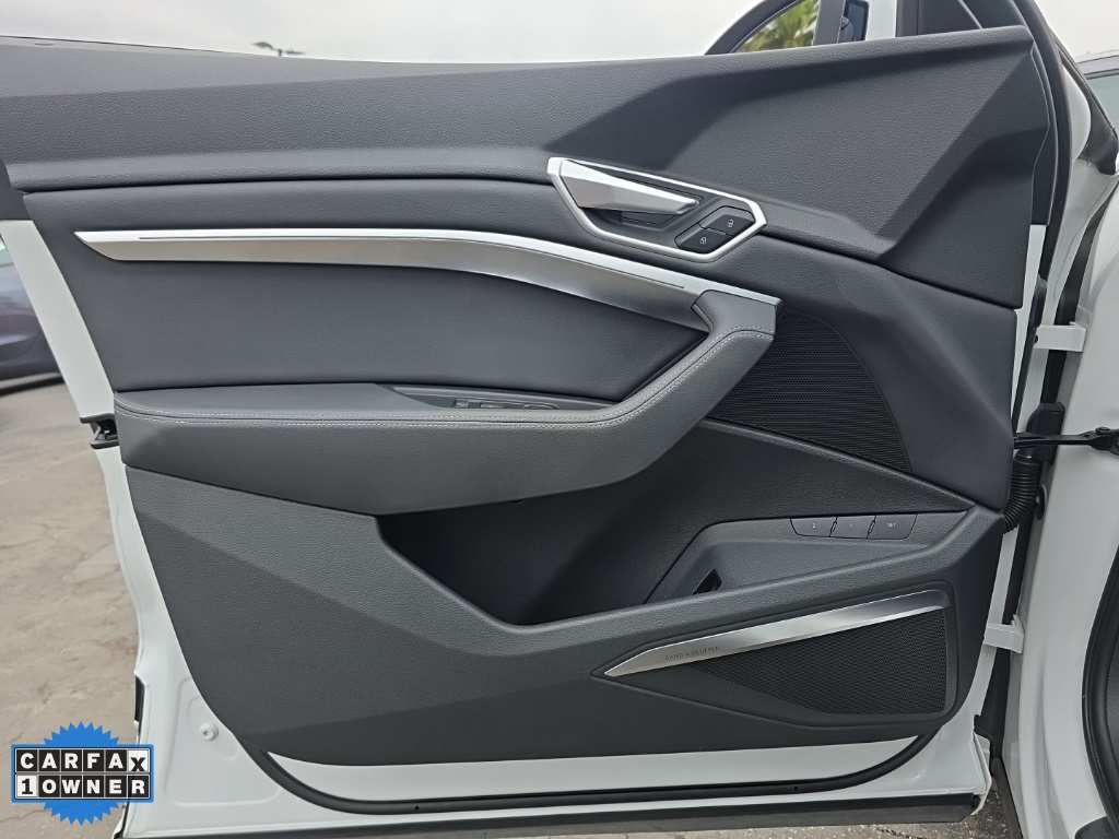 2020 Audi e-tron Sportback Premium Plus photo 19