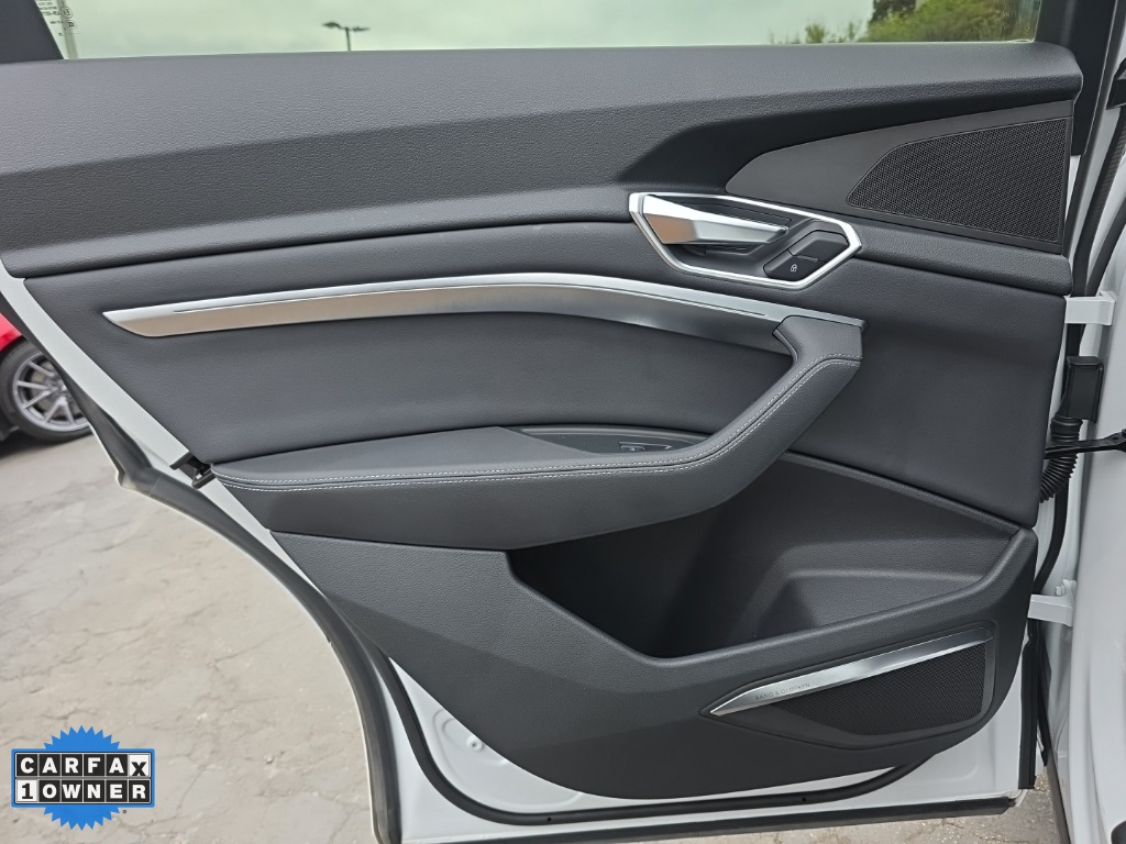 2020 Audi e-tron Sportback Premium Plus photo 40