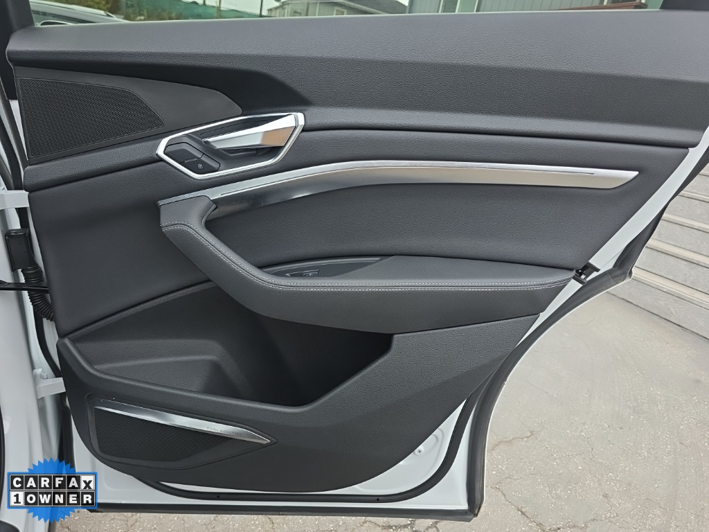 2020 Audi e-tron Sportback Premium Plus photo 50