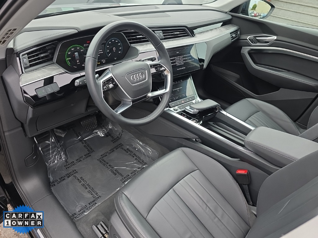 2021 Audi e-tron Premium photo 4