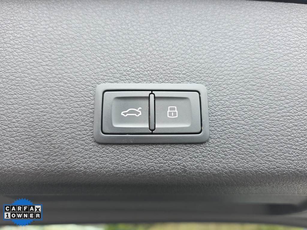 2021 Audi e-tron Premium photo 8