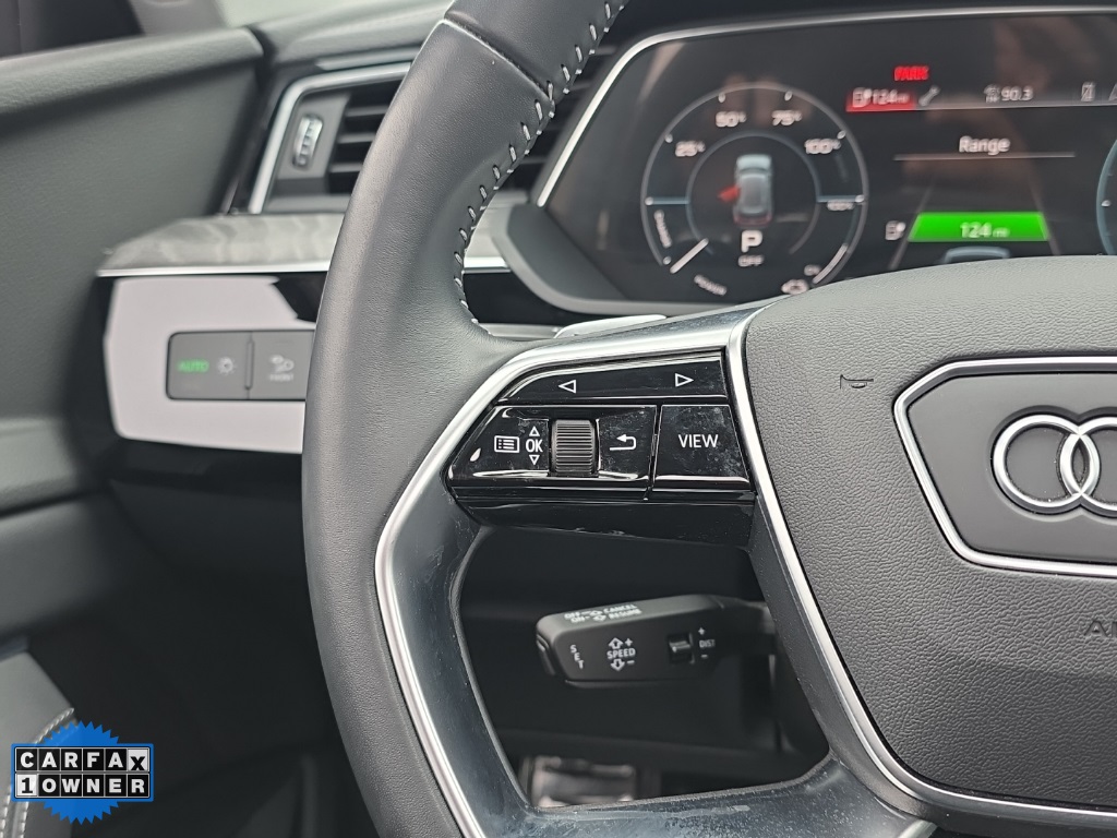 2021 Audi e-tron Premium photo 31