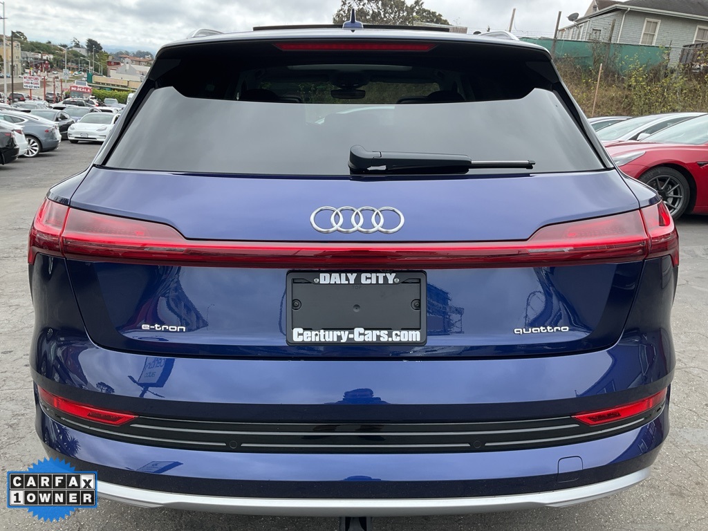 2021 Audi e-tron Premium Plus photo 2