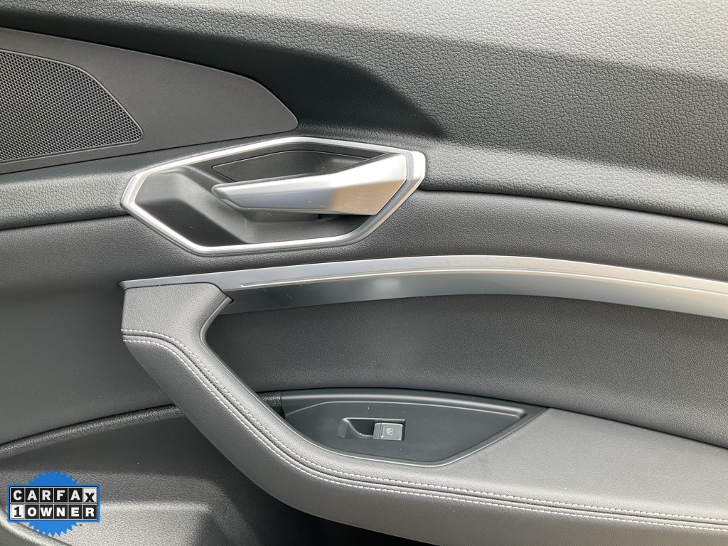 2021 Audi e-tron Premium Plus photo 52