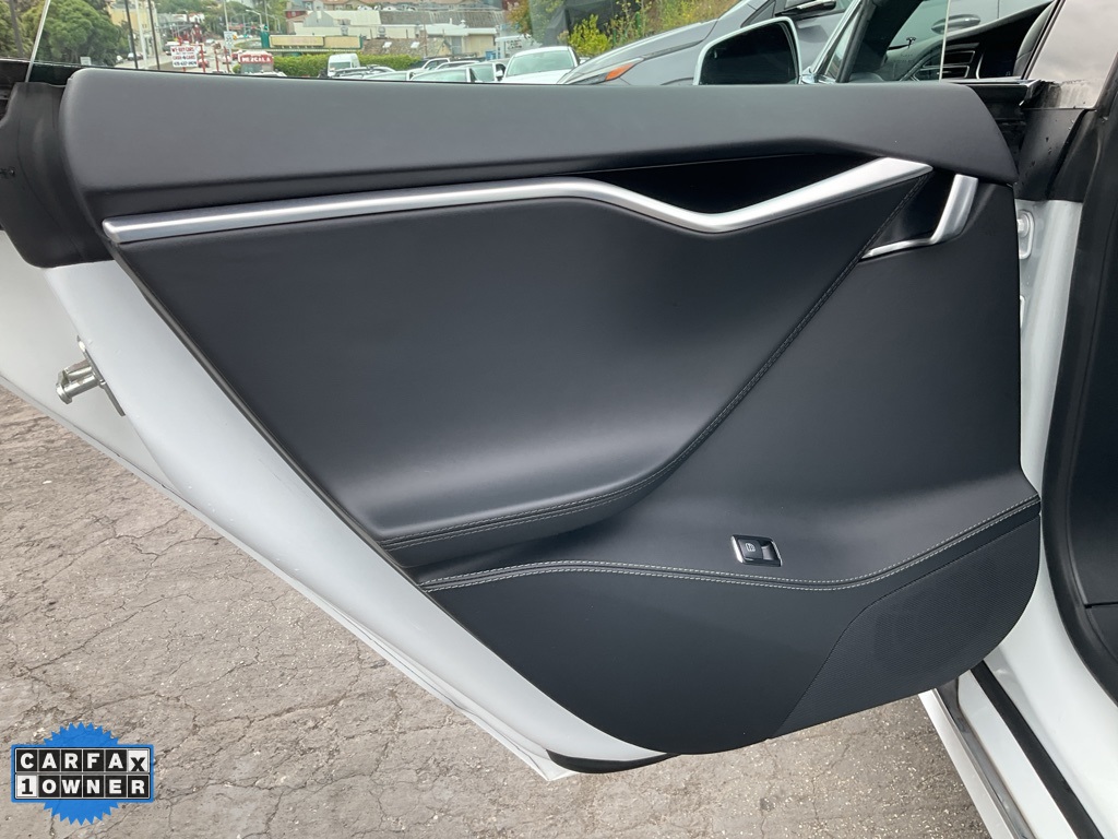 2017 Tesla Model S 75 photo 27