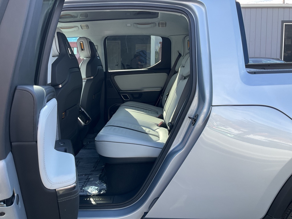 2023 Rivian R1T Adventure photo 7