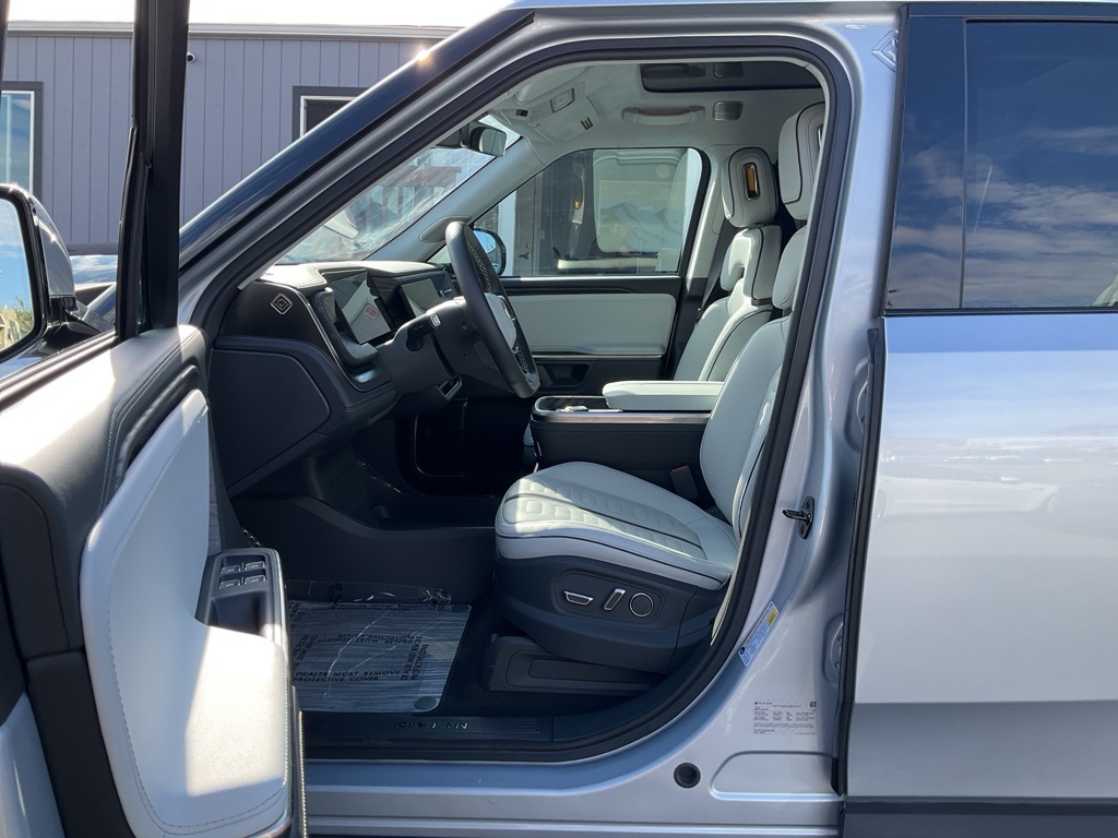2023 Rivian R1T Adventure photo 11