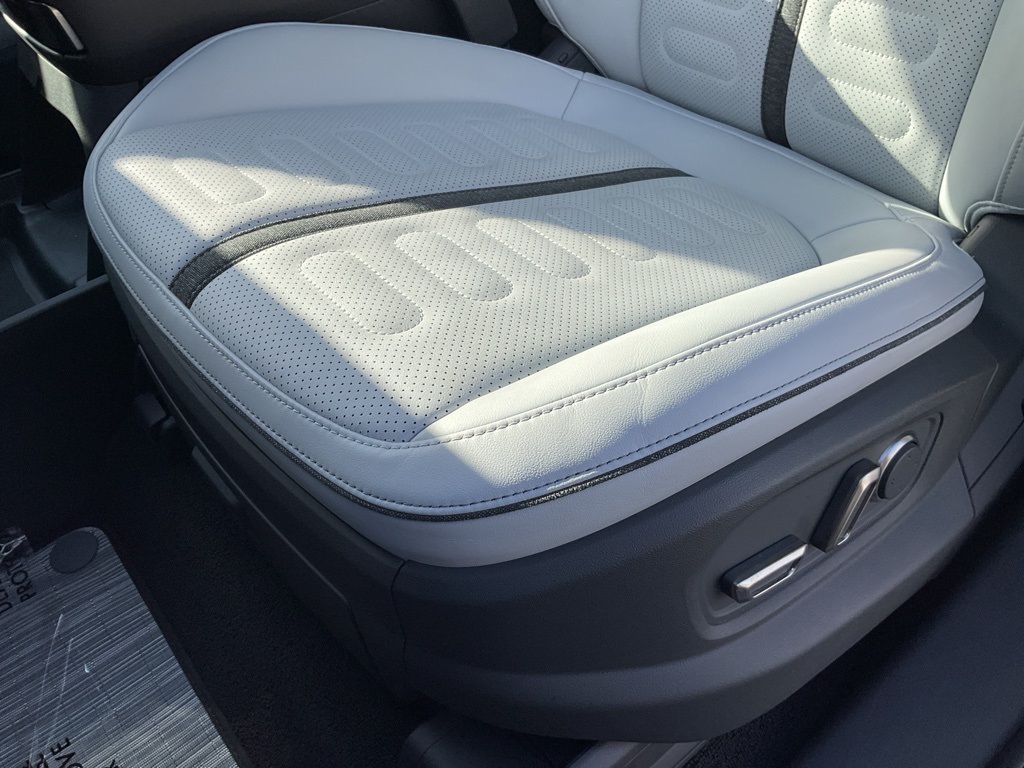 2023 Rivian R1T Adventure photo 13