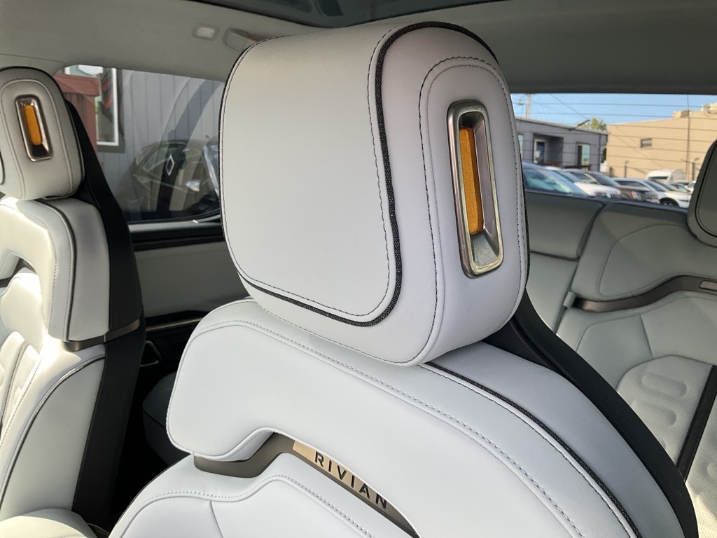 2023 Rivian R1T Adventure photo 15