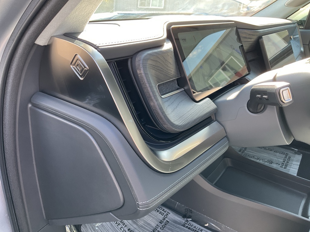 2023 Rivian R1T Adventure photo 16