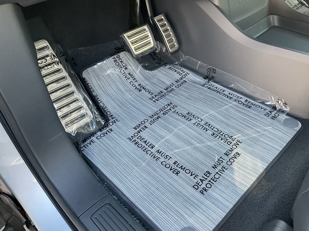 2023 Rivian R1T Adventure photo 17