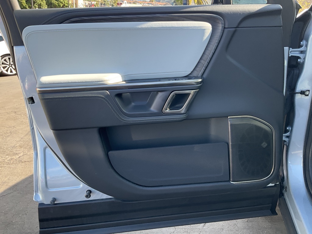 2023 Rivian R1T Adventure photo 20