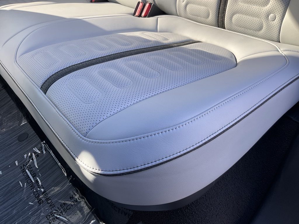 2023 Rivian R1T Adventure photo 24