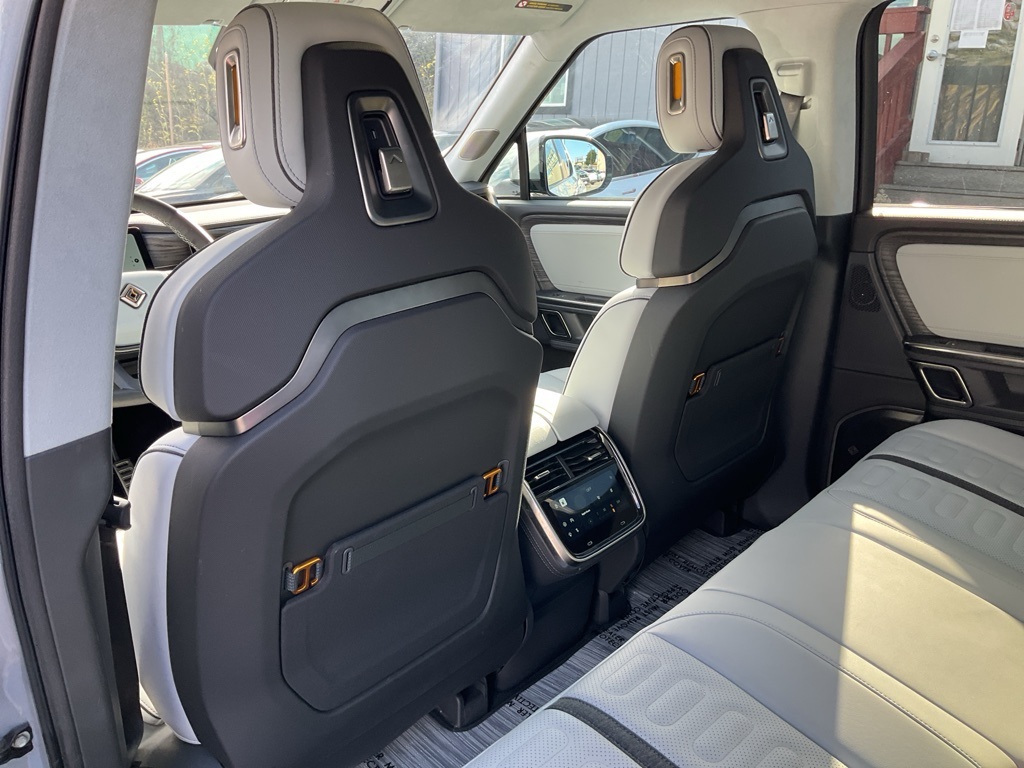 2023 Rivian R1T Adventure photo 28