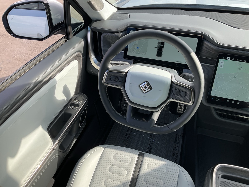 2023 Rivian R1T Adventure photo 32