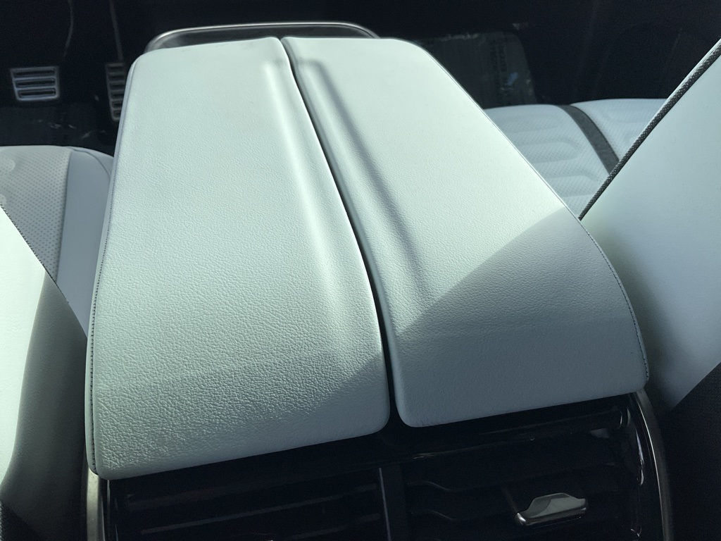 2023 Rivian R1T Adventure photo 42