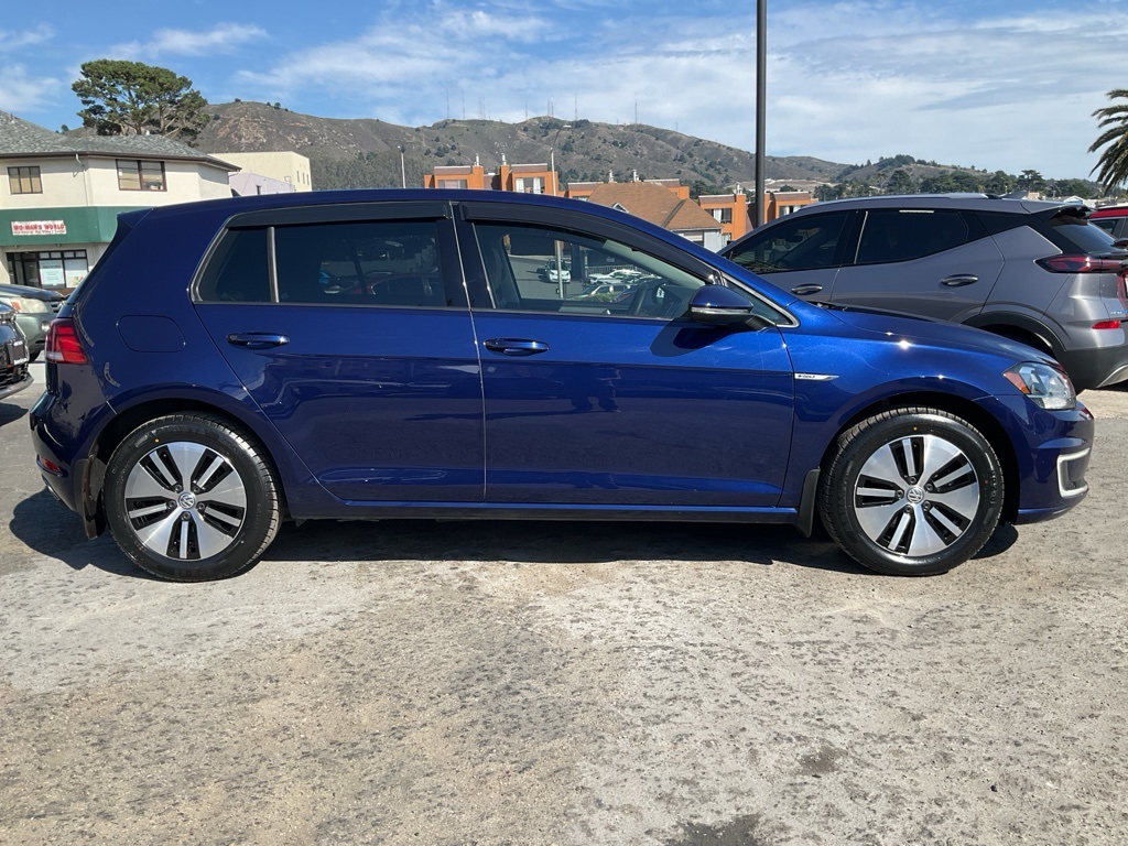 2017 Volkswagen e-Golf SE photo 3