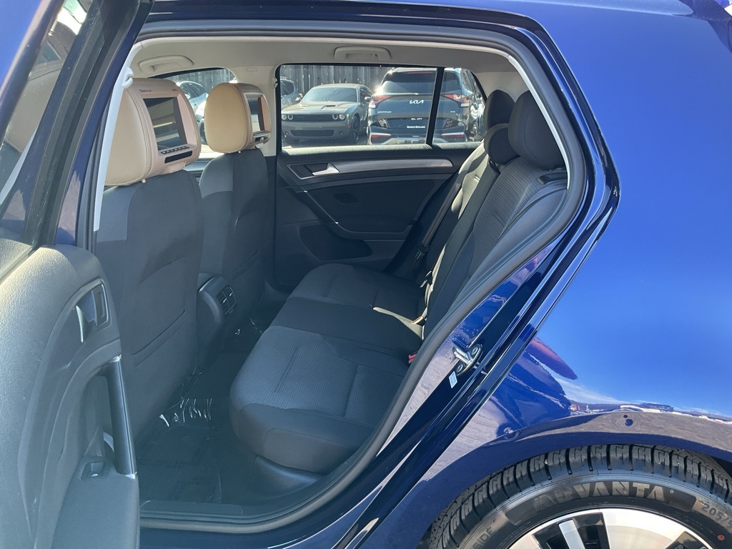 2017 Volkswagen e-Golf SE photo 7