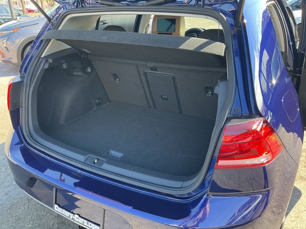 2017 Volkswagen e-Golf SE photo 8
