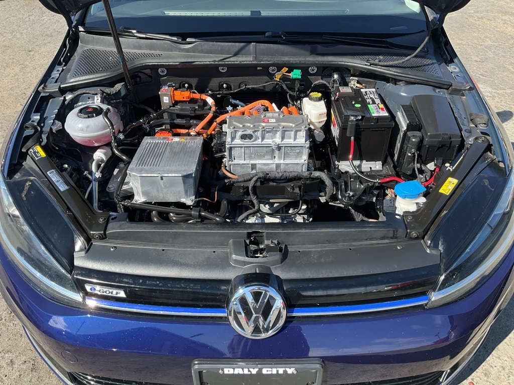 2017 Volkswagen e-Golf SE photo 10