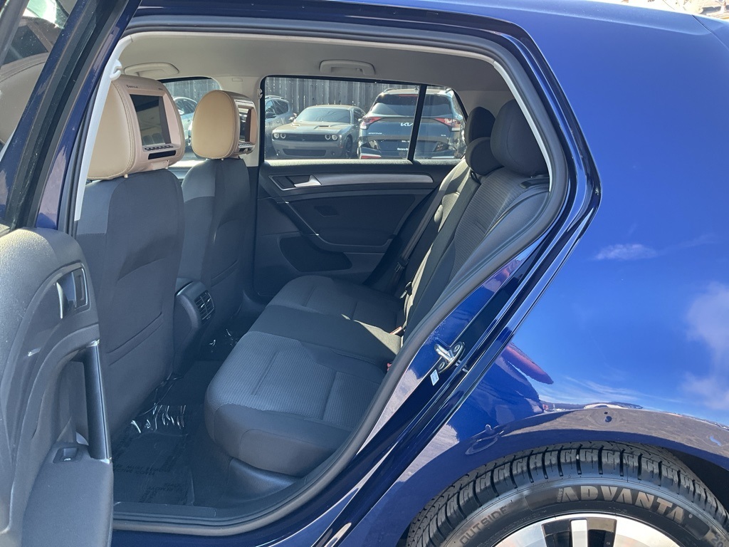 2017 Volkswagen e-Golf SE photo 21