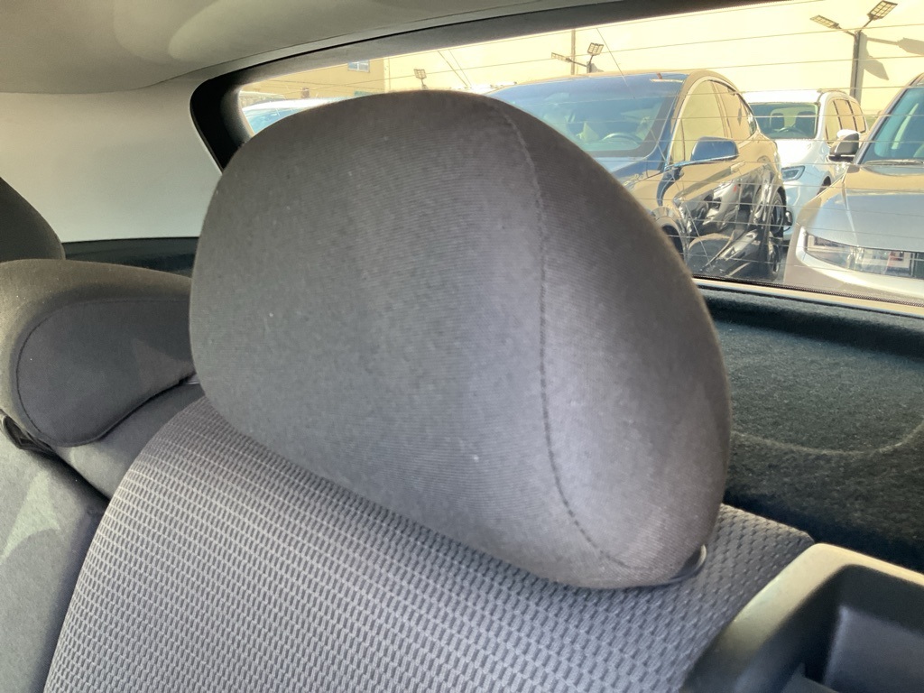 2017 Volkswagen e-Golf SE photo 26
