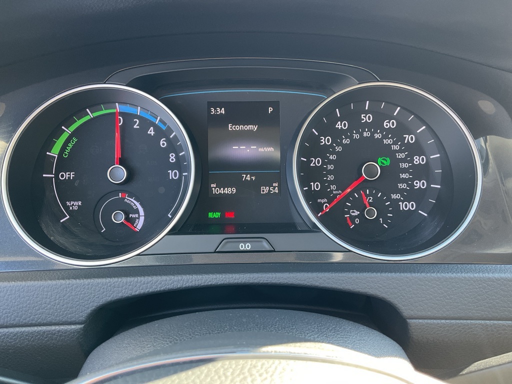 2017 Volkswagen e-Golf SE photo 37