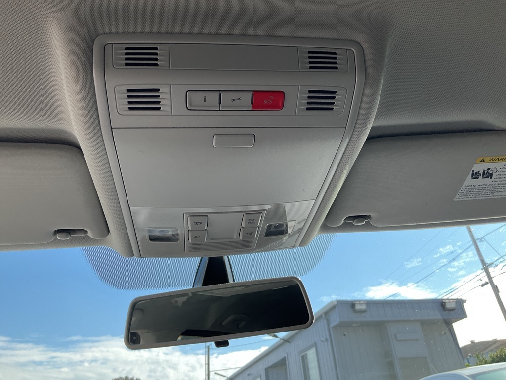 2017 Volkswagen e-Golf SE photo 38