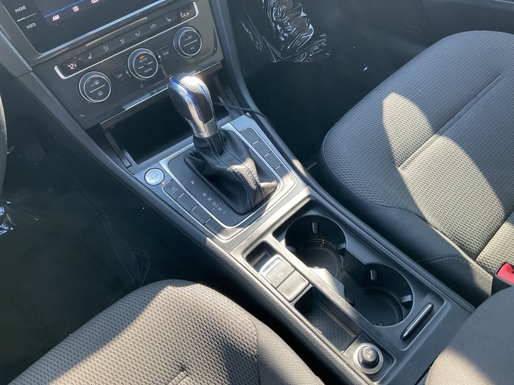 2017 Volkswagen e-Golf SE photo 41