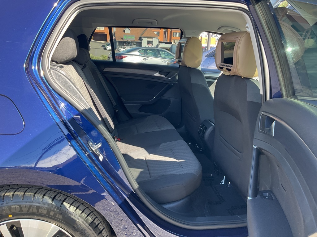 2017 Volkswagen e-Golf SE photo 46