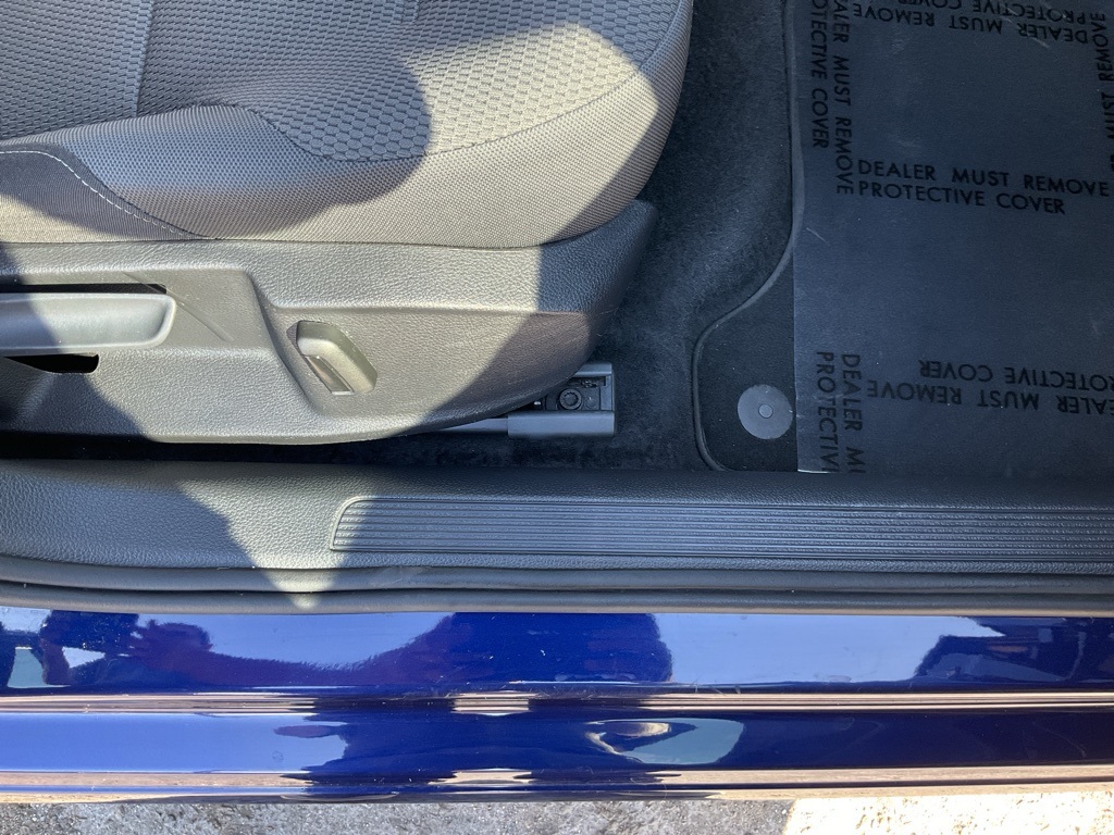 2017 Volkswagen e-Golf SE photo 59