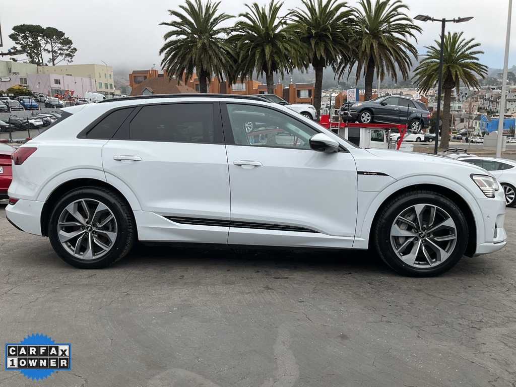 2021 Audi e-tron Premium Plus photo 3