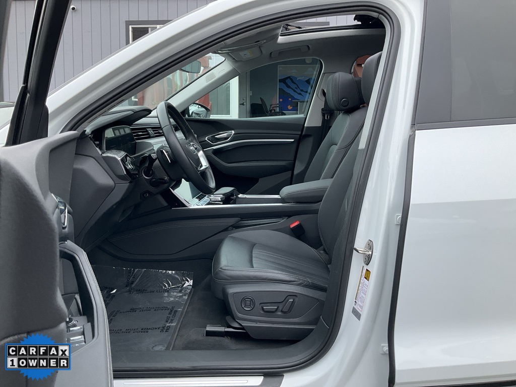 2021 Audi e-tron Premium Plus photo 14