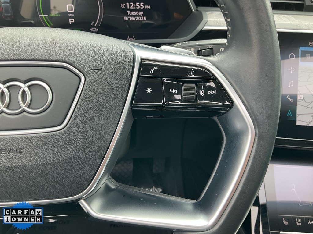 2021 Audi e-tron Premium Plus photo 32