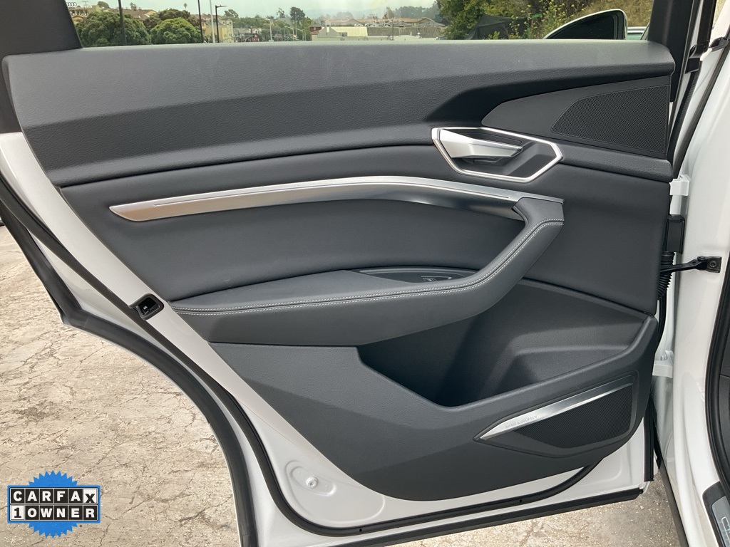 2021 Audi e-tron Premium Plus photo 39