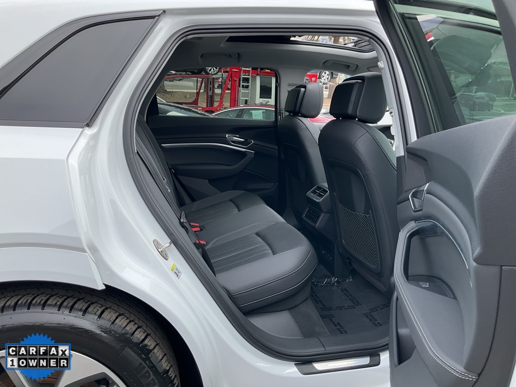 2021 Audi e-tron Premium Plus photo 41